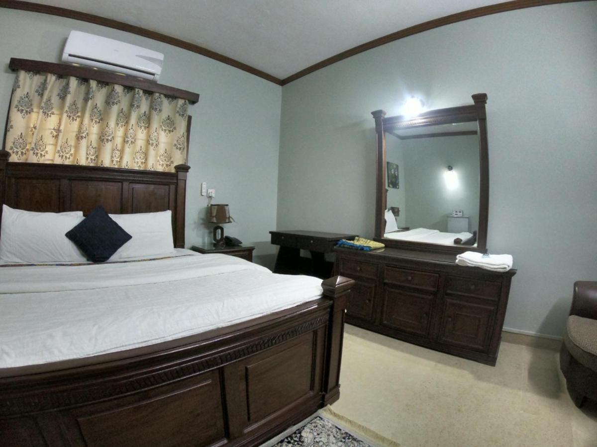 Seaview Guest House การาจี ภายนอก รูปภาพ